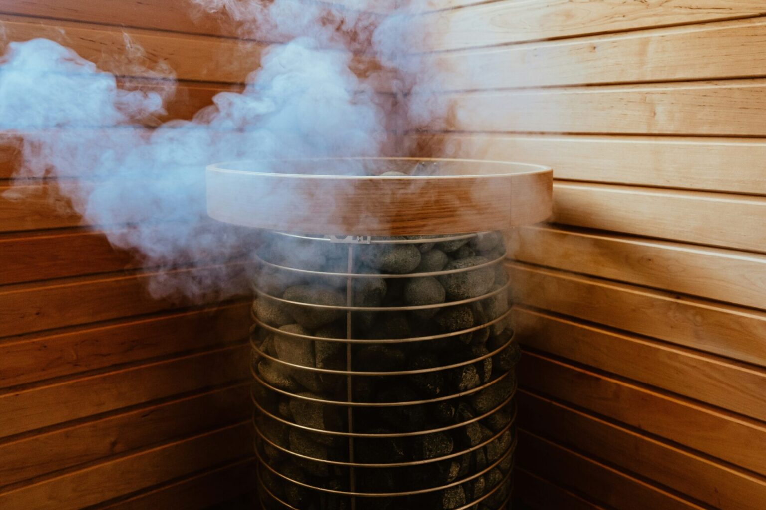 Steam sauna delivering circulatory benefits